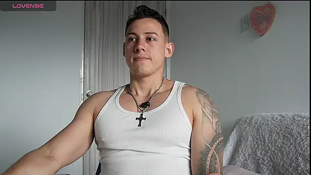 Snapshot of Muscle_King_Cum chatting on July 4, 1:50 pm Muscle King Cum online show from July 4, 1:50 pm
