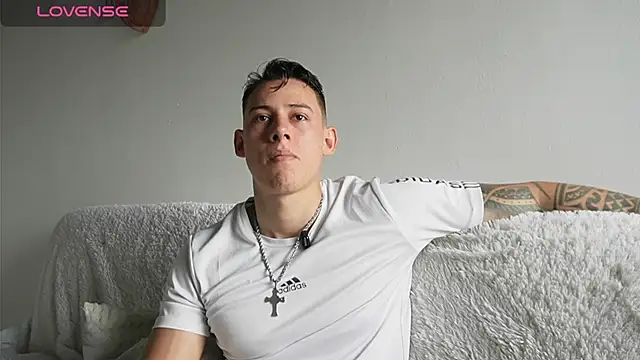 Snapshot of Muscle_King_Cum chatting on July 23, 1:42 pm Muscle King Cum online show from July 23, 1:42 pm