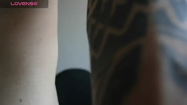 Snapshot of Muscle_King_Cum chatting on July 28, 2:13 pm Muscle King Cum online show from July 28, 2:13 pm