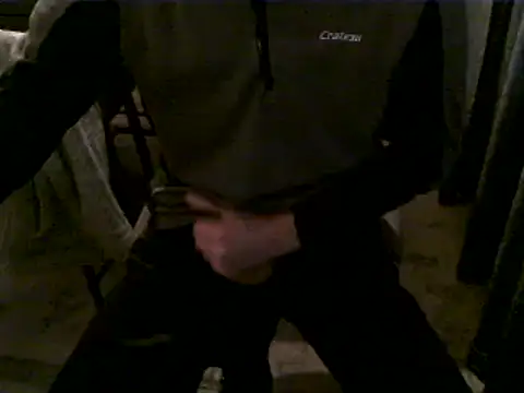 Snapshot of hornyman18cm39 chatting on December 23, 9:49 am hornyman18cm39 online show from December 23, 9:49 am