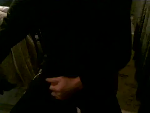 Snapshot of hornyman18cm39 chatting on January 5, 11:37 am hornyman18cm39 online show from January 5, 11:37 am