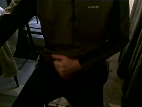 Snapshot of hornyman18cm39 chatting on January 24, 9:17 am hornyman18cm39 online show from January 24, 9:17 am