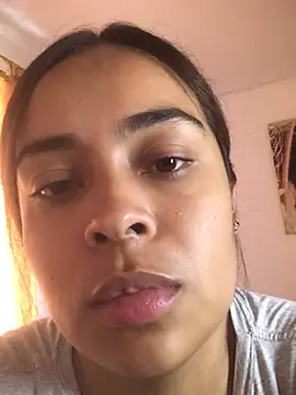 JuanaSimons online show from January 18, 8:01 pm