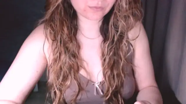 Snapshot of fiona_cute_2 chatting on May 4, 7:32 pm fiona cute 2 online show from May 4, 7:32 pm