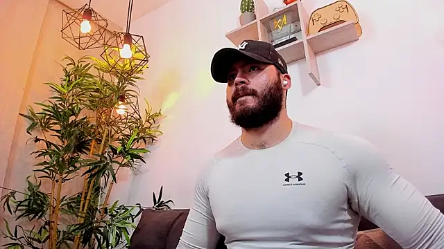 Snapshot of SebastianVilla_ chatting on July 10, 10:01 pm SebastianVilla online show from July 10, 10:01 pm