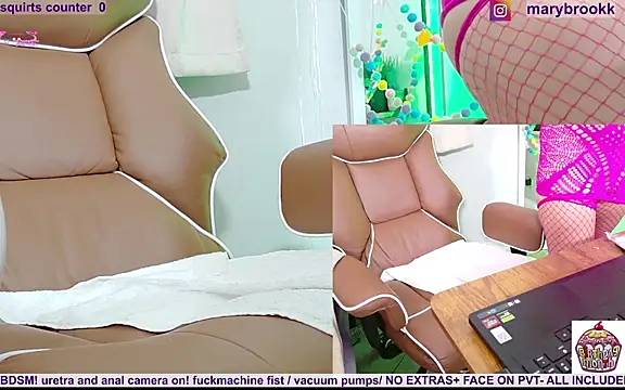 MaryBrook1 online show from April 5, 9:01 pm