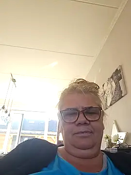Snapshot of hotladymoon chatting on September 24, 9:12 am hotladymoon online show from September 24, 9:12 am