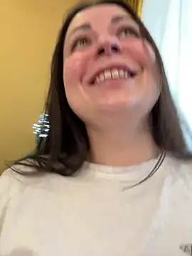 Snapshot of dreams4u chatting on January 16, 8:22 am dreams4u online show from January 16, 8:22 am