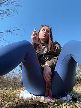 Snapshot of dreams4u chatting on March 8, 9:39 am dreams4u online show from March 8, 9:39 am