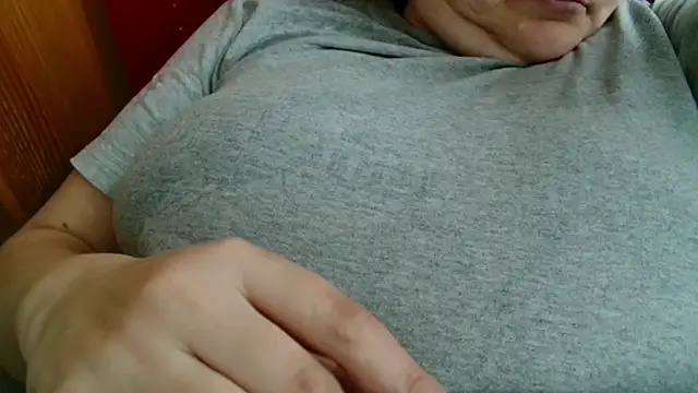 Snapshot of Lucinka1 chatting on March 20, 2:11 pm Lucinka1 online show from March 20, 2:11 pm