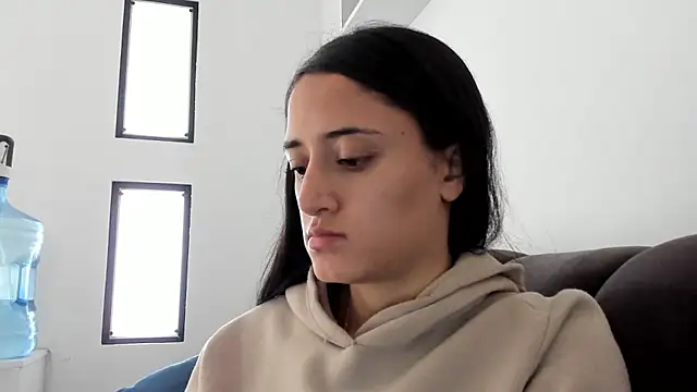 Snapshot of _Caroliinee_ chatting on February 19, 4:22 pm Caroliinee online show from February 19, 4:22 pm