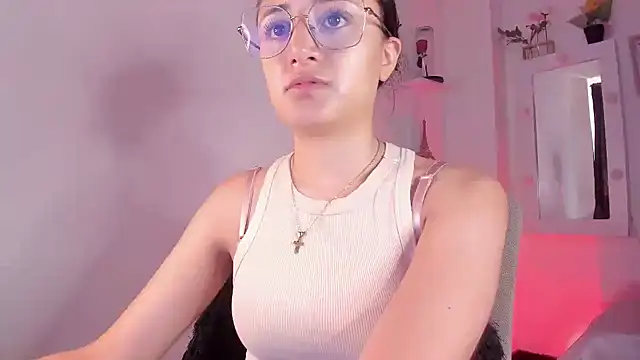 Snapshot of _Caroliinee_ chatting on September 25, 5:05 pm Caroliinee online show from September 25, 5:05 pm