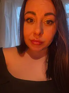 DaisyStreet online show from April 17, 4:32 pm