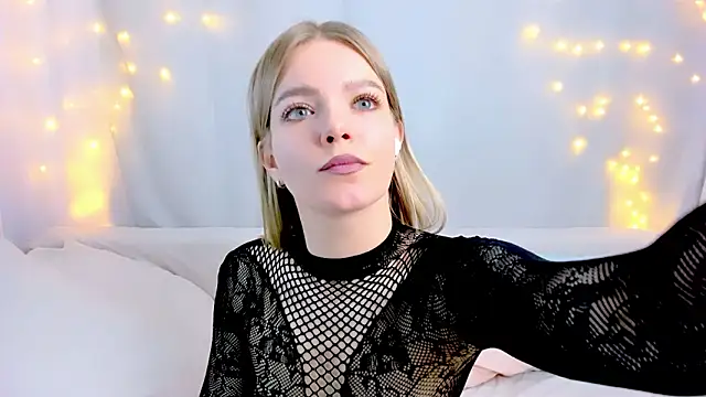 Lily Daviss online show from February 11, 3:00 am