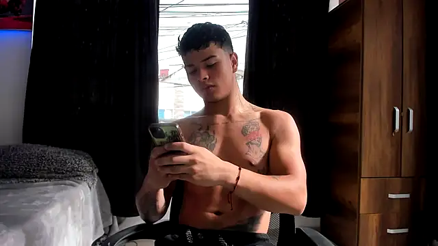 Dominic Biker   online show from December 14, 8:18 pm