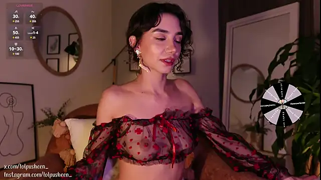 JulietteDee online show from February 7, 10:20 pm