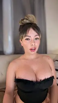 Alison Diaz17 online show from April 4, 10:18 pm