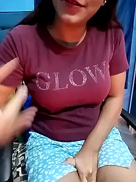 Snapshot of Gulabo-jaan chatting on December 23, 8:44 am Gulabo-jaan online show from December 23, 8:44 am