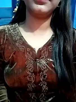 Snapshot of Gulabo-jaan chatting on December 28, 8:26 am Gulabo-jaan online show from December 28, 8:26 am