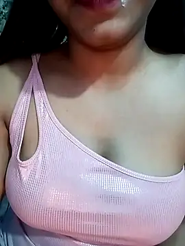 Snapshot of Gulabo-jaan chatting on February 12, 12:33 pm Gulabo-jaan online show from February 12, 12:33 pm