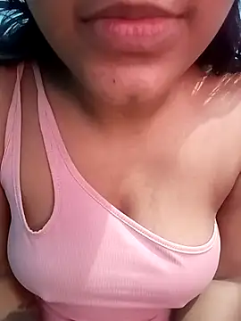 Snapshot of Gulabo-jaan chatting on January 8, 5:26 pm Gulabo-jaan online show from January 8, 5:26 pm