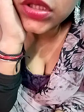 Snapshot of Gulabo-jaan chatting on February 16, 2:51 am Gulabo-jaan online show from February 16, 2:51 am