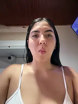 Snapshot of MarianaBenz chatting on February 5, 11:53 pm MarianaBenz online show from February 5, 11:53 pm