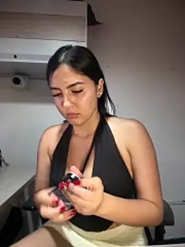 Snapshot of MarianaBenz chatting on April 3, 11:25 pm MarianaBenz online show from April 3, 11:25 pm