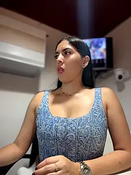 Snapshot of MarianaBenz chatting on May 11, 12:16 am MarianaBenz online show from May 11, 12:16 am