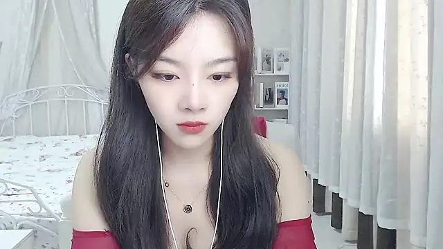 Snapshot of Jenny-Z chatting on June 10, 1:28 am Jenny-Z online show from June 10, 1:28 am
