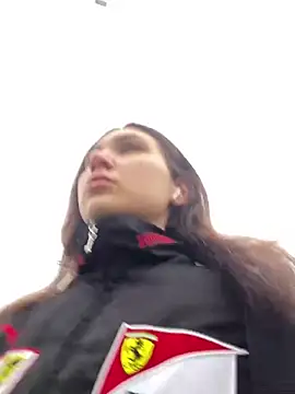 QuitieLia online show from January 12, 8:25 am