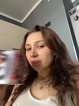 QuitieLia online show from March 20, 7:13 am