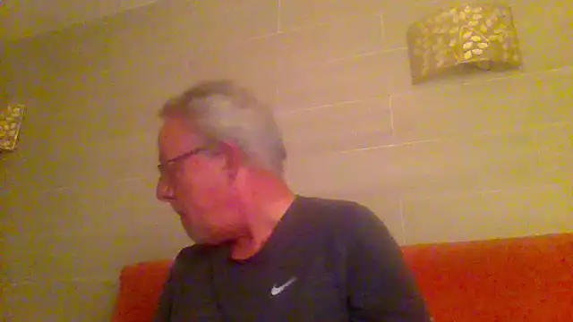 tuggy59 online show from April 15, 5:25 am