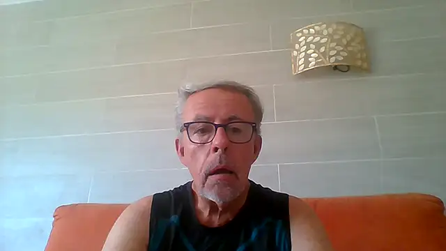 Snapshot of tuggy59 chatting on June 29, 10:15 am tuggy59 online show from June 29, 10:15 am