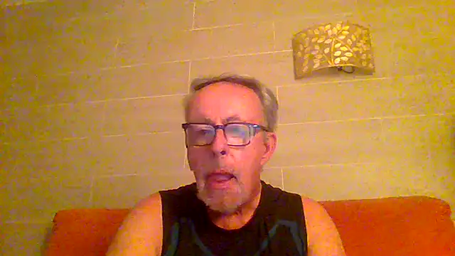 Snapshot of tuggy59 chatting on June 30, 3:18 am tuggy59 online show from June 30, 3:18 am