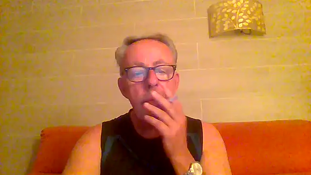 Snapshot of tuggy59 chatting on July 4, 3:56 am tuggy59 online show from July 4, 3:56 am