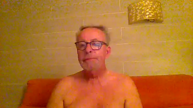 Snapshot of tuggy59 chatting on July 7, 3:53 am tuggy59 online show from July 7, 3:53 am