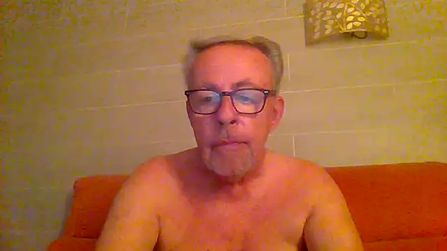 Snapshot of tuggy59 chatting on July 11, 4:59 am tuggy59 online show from July 11, 4:59 am