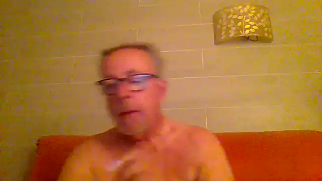 Snapshot of tuggy59 chatting on July 13, 3:53 am tuggy59 online show from July 13, 3:53 am