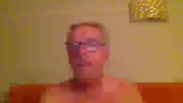 Snapshot of tuggy59 chatting on July 15, 4:51 am tuggy59 online show from July 15, 4:51 am