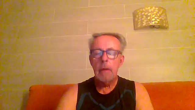 Snapshot of tuggy59 chatting on July 17, 3:13 am tuggy59 online show from July 17, 3:13 am