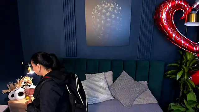 taylor bennet online show from February 18, 12:06 pm