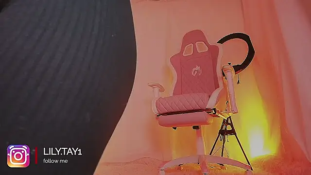 lili taylor online show from February 5, 4:22 pm