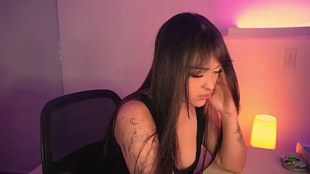 Gloomydoll online show from February 4, 6:58 pm