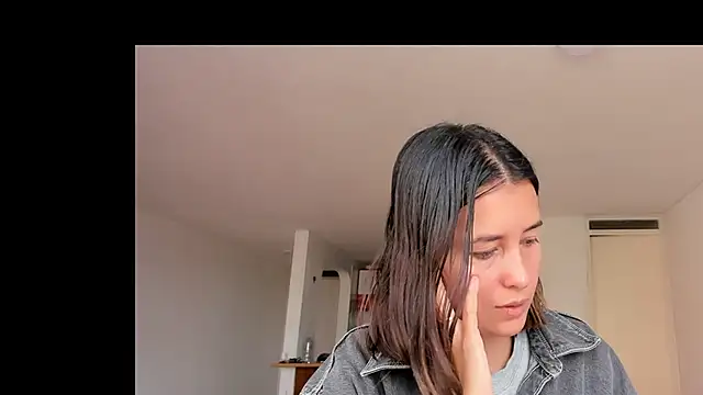 zoe jeane beker online show from February 9, 8:45 pm