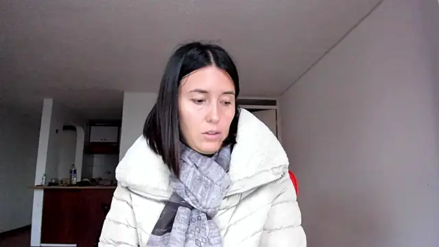 zoe jeane beker online show from March 4, 11:00 pm