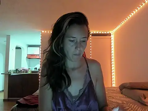 zoe jeane beker online show from May 12, 2:08 am
