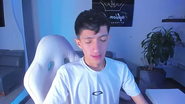 DereckCooperr online show from March 17, 3:57 am