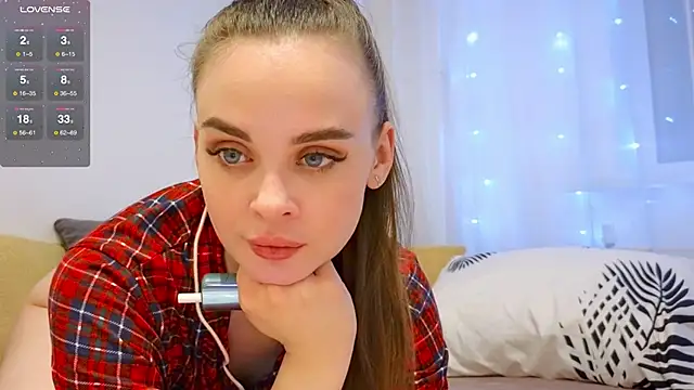 KristenSayles online show from December 25, 11:31 pm