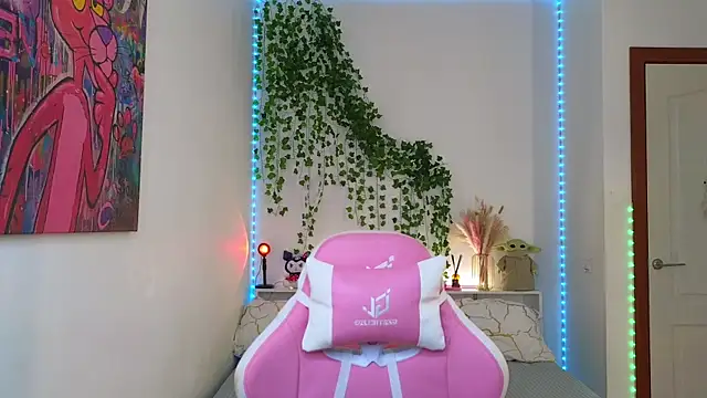 KristenSayles online show from October 26, 5:19 pm